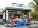 Old Gas Station and Truck * Old Gas Station and Truck * 2272 x 1704 * (1.84MB)